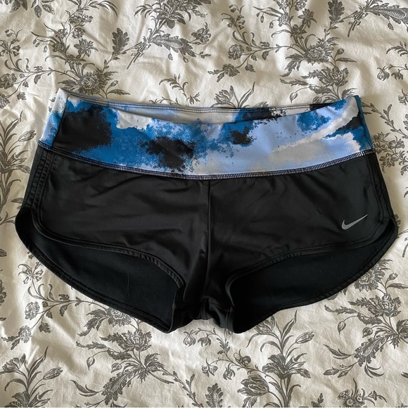 Nike Shorts - Picture 1 of 3